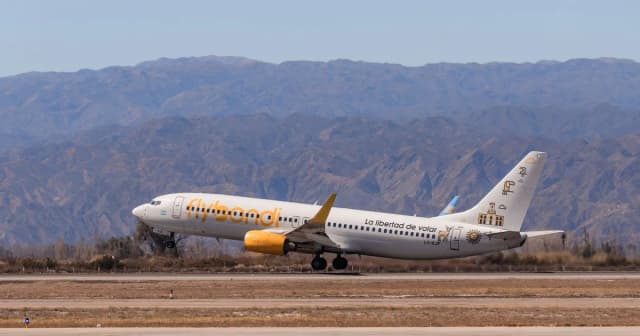 La Justicia ordenó embargar las cuentas de Flybondi por casi $ 1.500 millones a pedido de ARCA