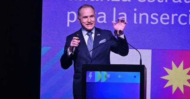 Huawei le respondió al embajador de Estados Unidos que acusó a la empresa de compartir sus datos con el Partido Comunista Chino