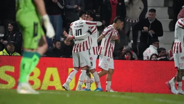 Los números del arrollador arranque de Instituto y el objetivo que se acerca - TyC Sports
