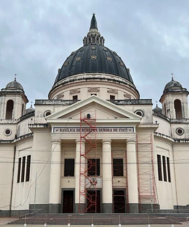 Clausuran temporalmente el acceso central de la Basílica de Itatí