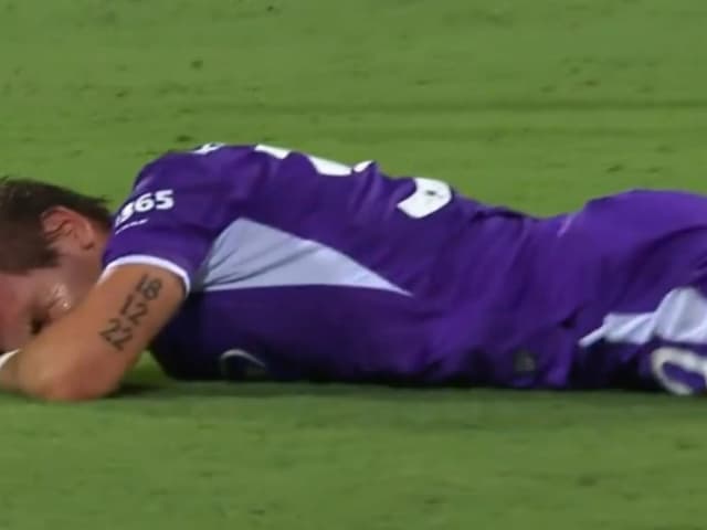 Video: la dura "bienvenida" que le dieron a Franco Mastantuono en su debut en Italia