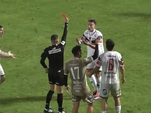 Video: el patadón de Leyendeker, el futbolista que había lesionado al Changuito Zeballos en 2022