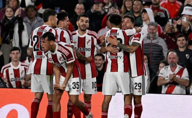 River logró su primer triunfo en el Clausura: le ganó 2-0 a Argentinos