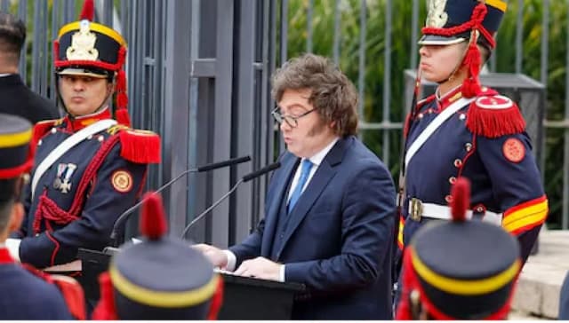 Con críticas al kirchnerismo, Javier Milei encabezó el acto de homenaje a San Martín