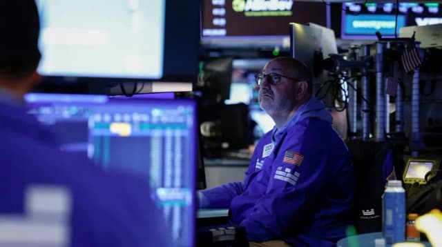 El riesgo país volvió a los 500 puntos y las acciones argentinas caen hasta 5%