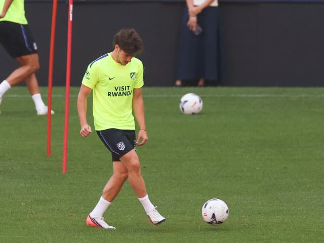 Último intento: Barcelona puso plazos por Julián Álvarez