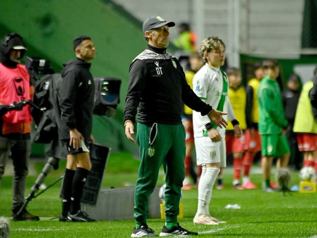 Banfield va por un lugar en cuartos de Copa Argentina ante Midland