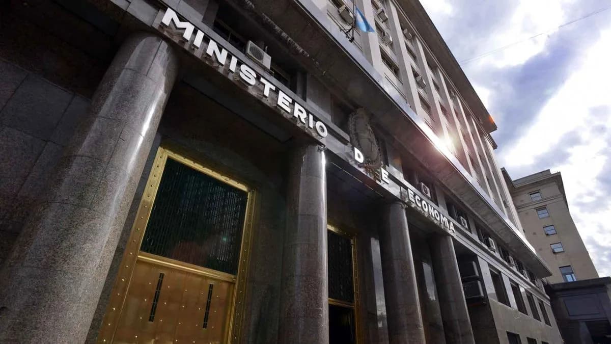 Canje de deuda dólar linked: el Tesoro tuvo una baja adhesión y persiste la presión por los vencimientos de fin de mes
