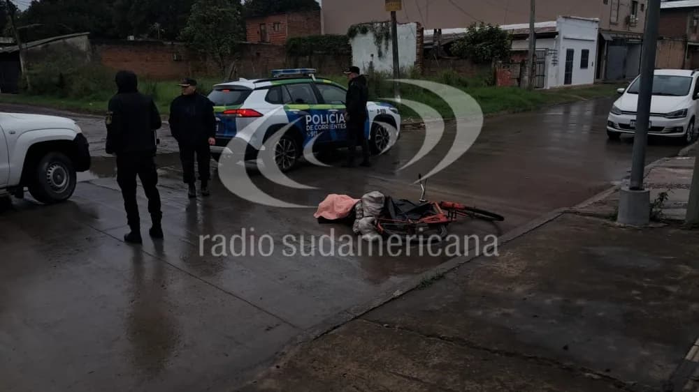 Portada de video: Volvía de realizar compras, se descompensó y murió de manera repentina en plena vía pública