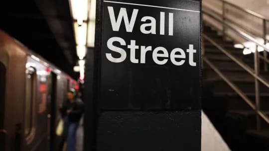 Los papeles argentinos rebotaron en Wall Street y el riesgo país bajó tras 14 ruedas, mientras el dólar se mantuvo estable