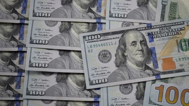 El dólar blue volvió a subir en la semana y lleva casi dos meses por encima del MEP