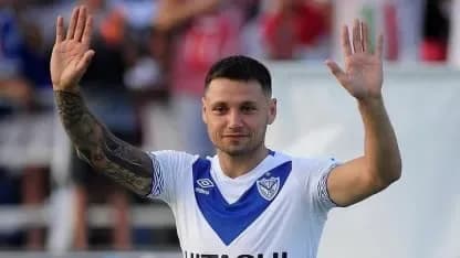 "Bienvenido a tu casa": la emoción de Mauro Zárate cuando volvió a Vélez tras su paso por Boca - TyC Sports