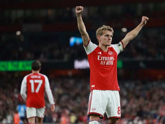 Volvió la Premier League y el campeón sigue encendido: Arsenal goleó 3-0 al Coventry