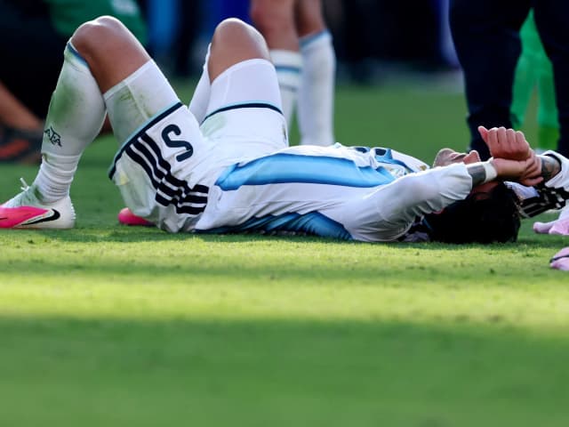 Con la dura suspensión a Paredes, ¿cuáles son las sanciones más fuertes dadas por la FIFA?