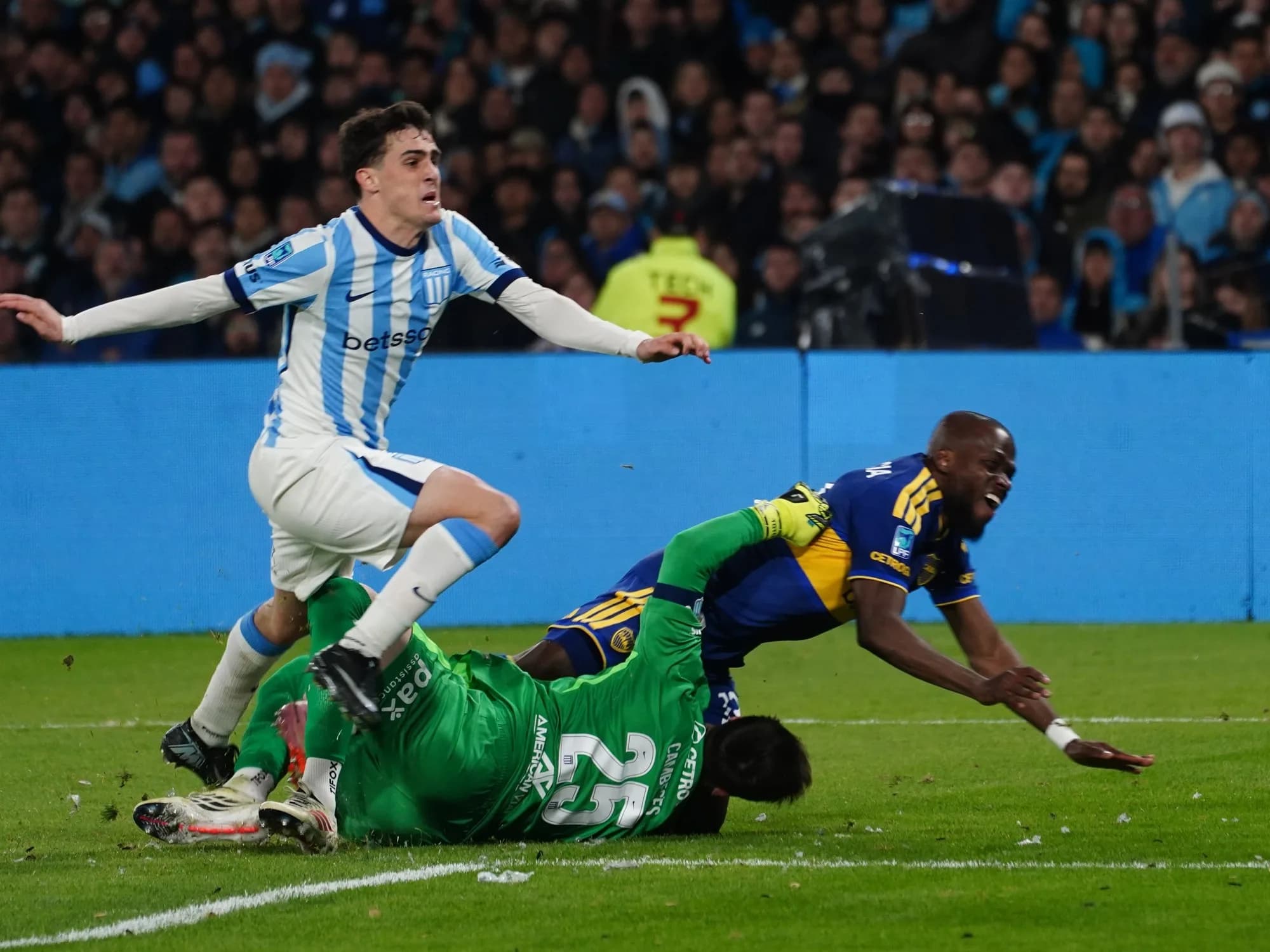Video: las dos chances de Enner Valencia ante Racing