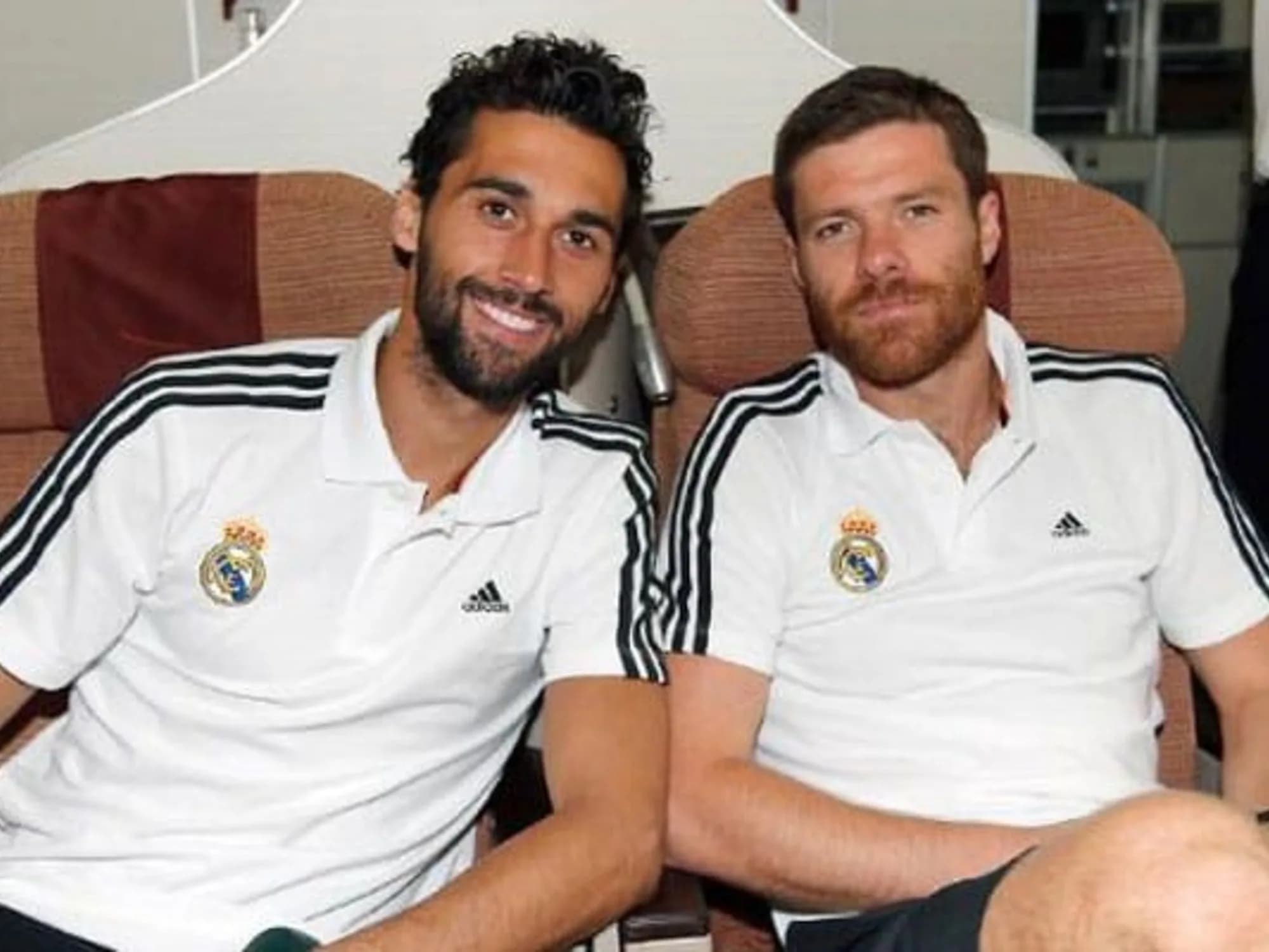 Xabi Alonso vs. Álvaro Arbeloa: el reencuentro que enciende a España y mantiene expectante a Inglaterra