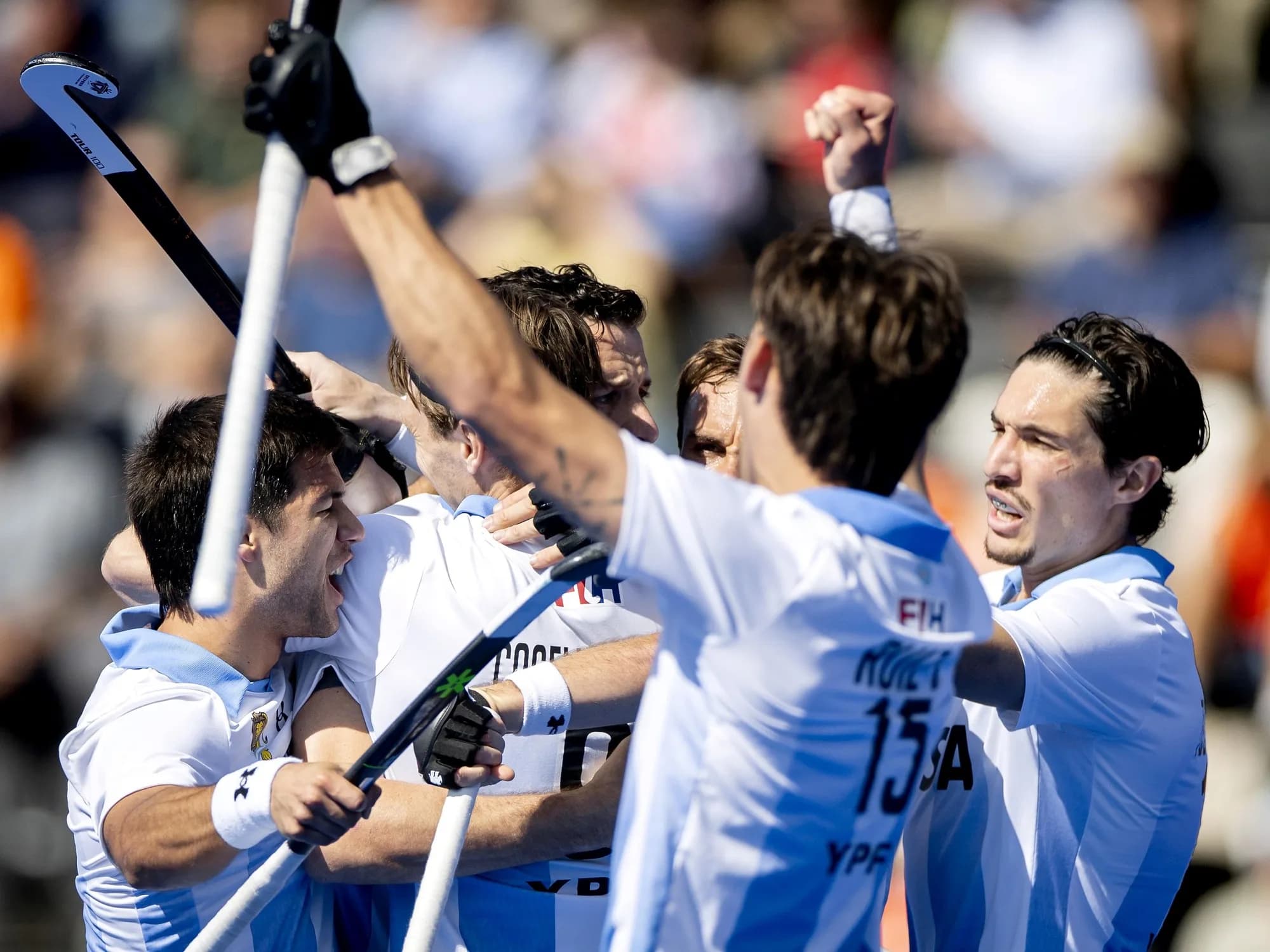 Los Leones le ganaron a India y a esperar por las semi del Mundial