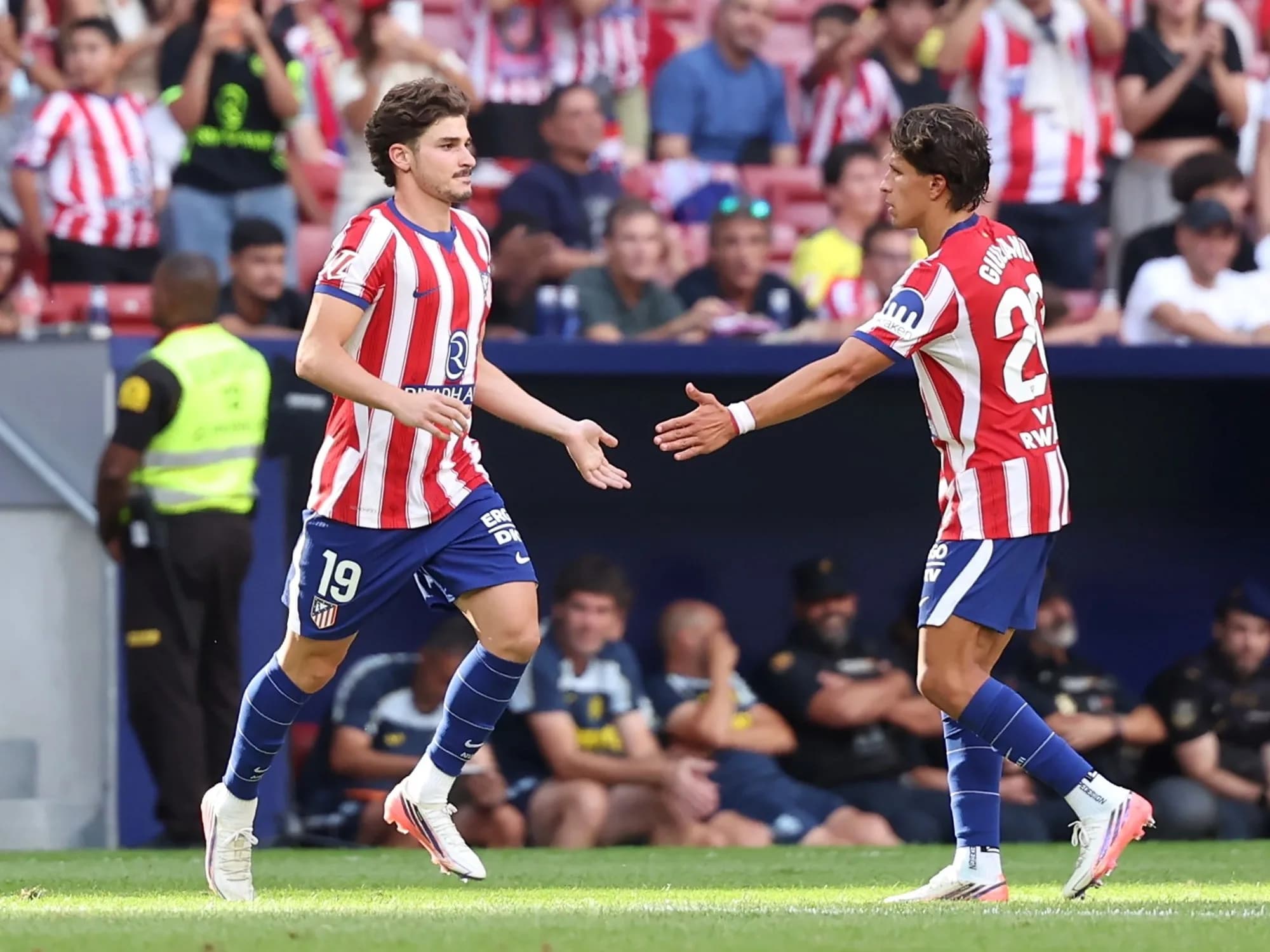 La fuerte banca de Giuliano Simeone para Julián Álvarez: "Vamos a morir por él"