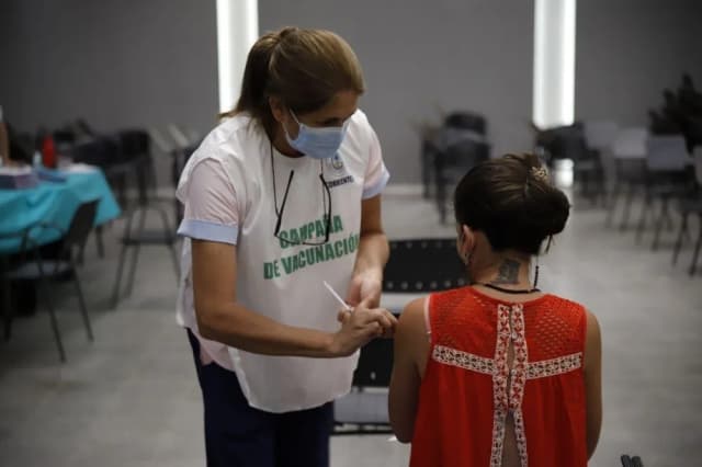Salud Pública insta a completar vacunas del calendario y la antigripal