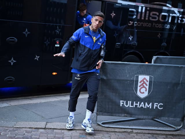 Con Enzo Fernández suplente, Chelsea debuta en la Premier League