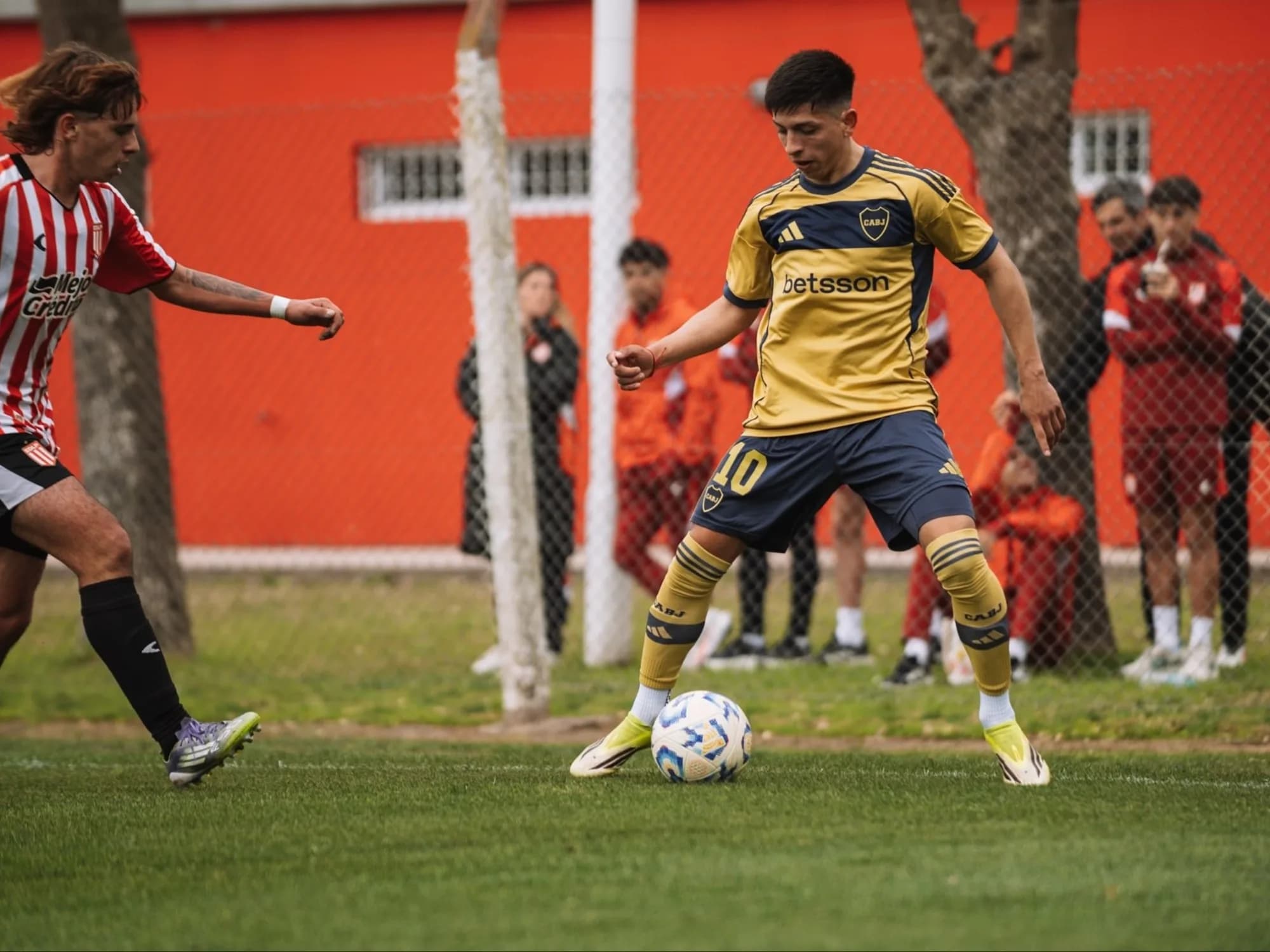 La joya que viene: Lautaro Bianco le dedicó el triunfo en Reserva a Tomy Aranda