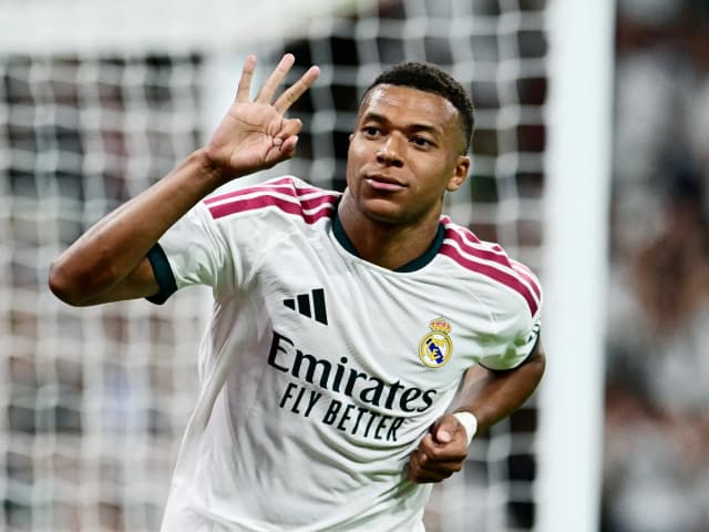 En la vuelta oficial de Mourinho al Bernabéu, Real Madrid goleó con un Mbappé estelar