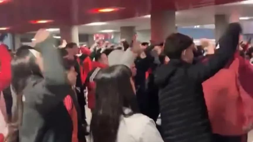 Los hinchas de River explotaron en el hall del Monumental: "Que se vayan todos", "que vuelva Ramón" y más - TyC Sports