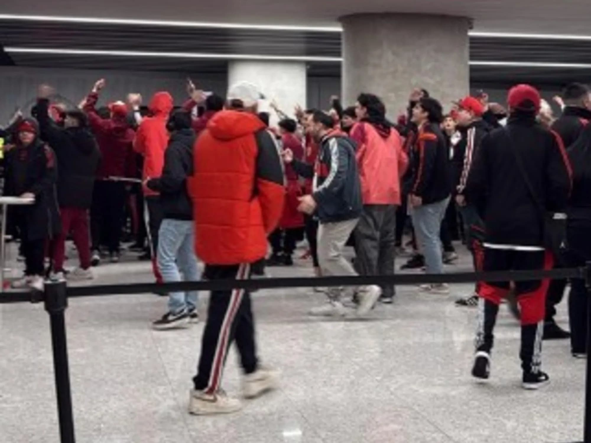 Hall caliente en el Monumental: insultos y "que vuelva Ramón"