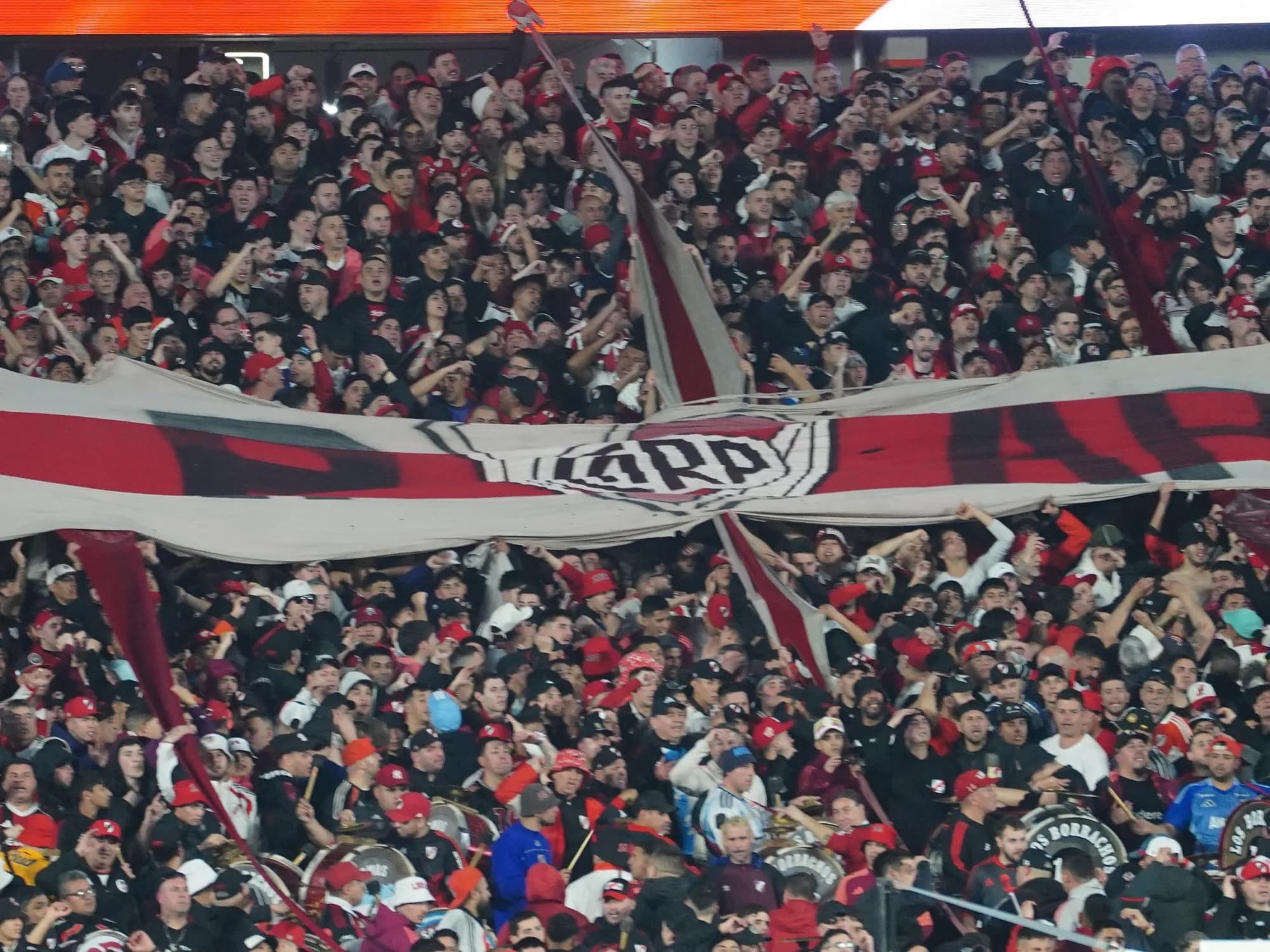Falleció un hincha de River en el Monumental tras la eliminación en la Copa Sudamericana