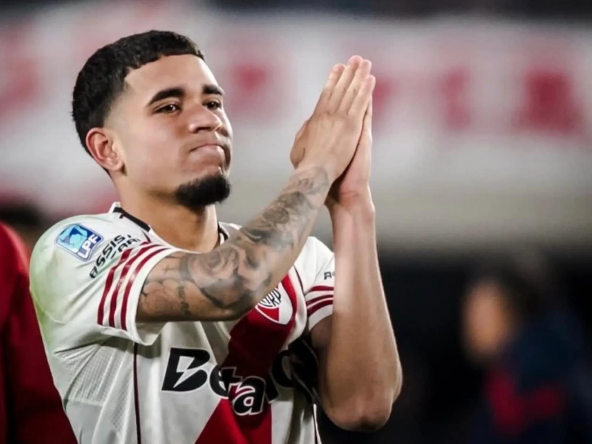 De ser una bomba de mercado al adiós como borrado: Kendry Páez rescindió y se fue de River