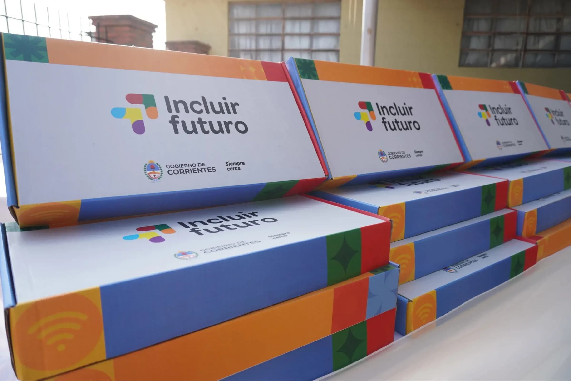 Con entrega de notebooks, el Gobierno Provincial acompañó el 35° Aniversario de la Escuela Portuaria