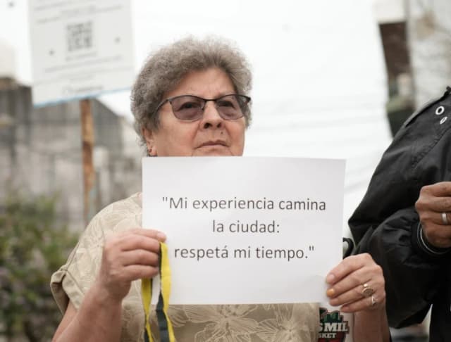 La Municipalidad lanzó la campaña Ver al Peatón Mayor