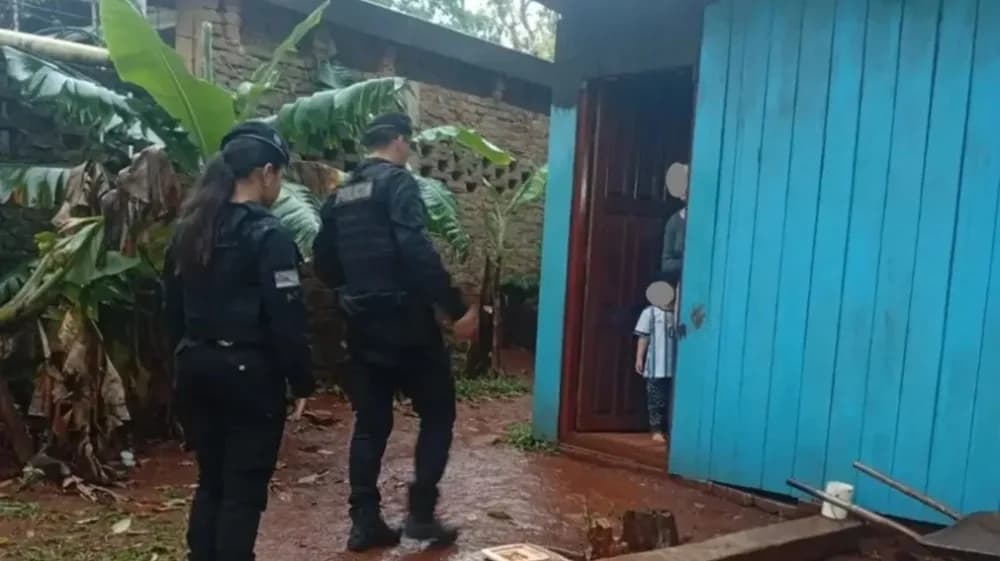 Estoy saturada, no puedo más: cría sola a sus 5 hijos y pidió ayuda a policías