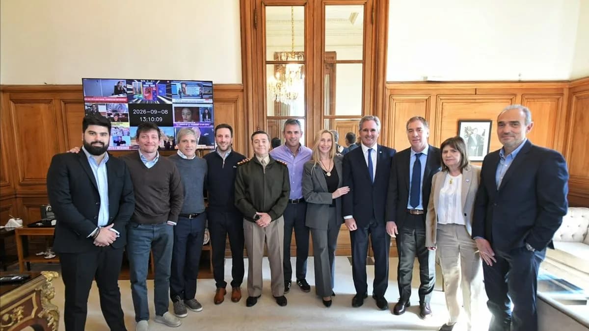 La tensión entre el ala política y el equipo económico empantana la estrategia electoral 2027