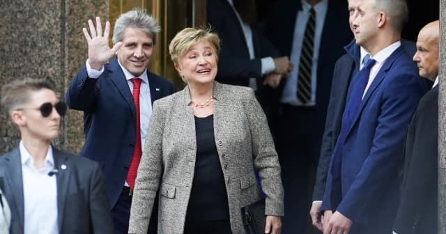 Llega la tercera misión del FMI a la Argentina: revisan la meta fiscal, la de reservas y el rumbo del programa