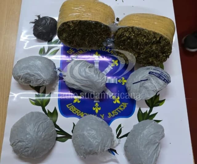 Secuestraron bultos de marihuana ocultos en una encomienda