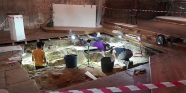 Encontraron cerebros saponificados, restos de niños y el cadáver de un capellán