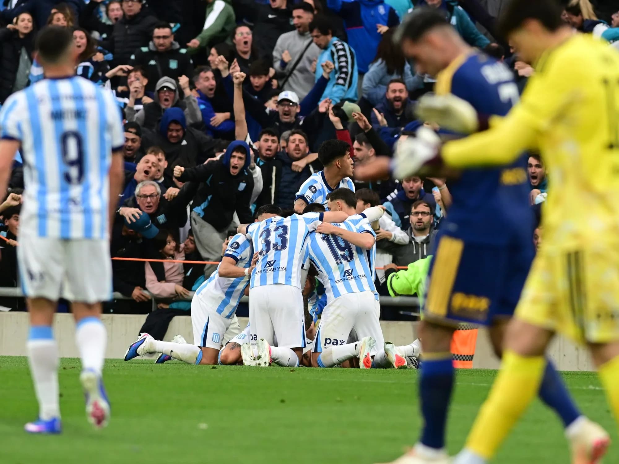 Video: el golazo olímpico de Lodico para Racing y la floja respuesta de Brey