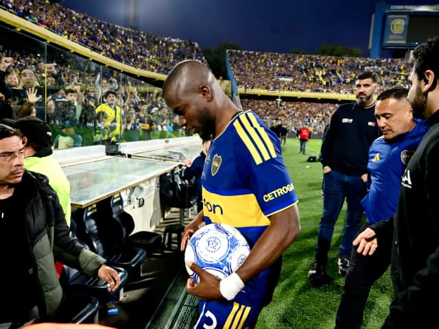 Súper Valencia y su triplete: "Esto lo ubico en lo más importante de mi carrera"