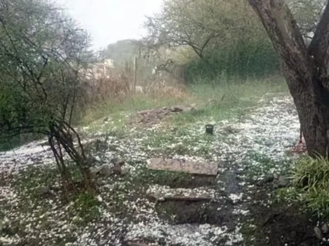 Impresionante tormenta de granizo causó destrozos en Córdoba
