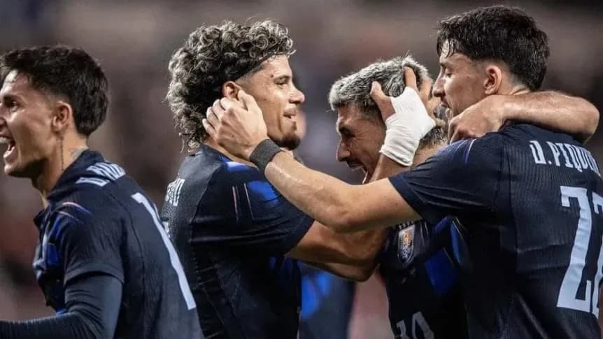 Uruguay goleó a Corea del Sur en un amistoso y Forlán consiguió su primera victoria  - TyC Sports
