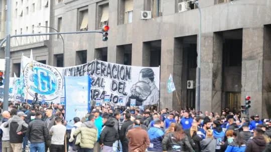 ¿A quién le debés cuando debés?