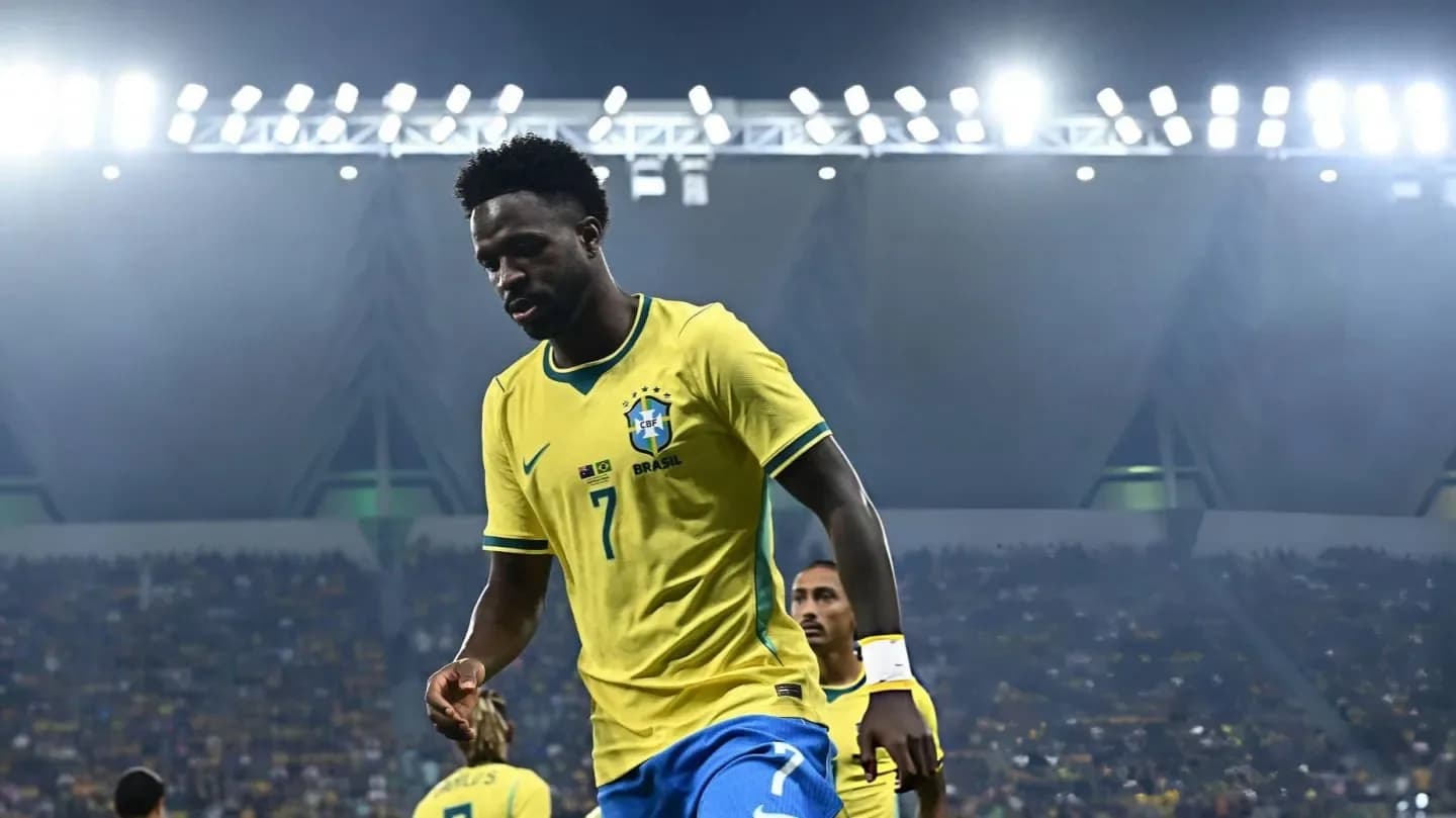 Insólitas conspiraciones: aseguran que Vinicius fue reemplazado por otra persona después del Mundial - TyC Sports