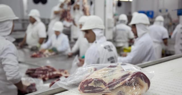 "Acuerdo histórico": Caputo anuncio la apertura total del mercado de Japón para la carne bovina argentina después de 20 años