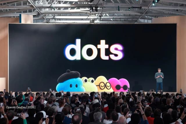 "Mi Dot es básicamente una extensión de mí": OpenAI quiere que dejemos de hablar con la IA y empecemos a delegarle nuestra vida