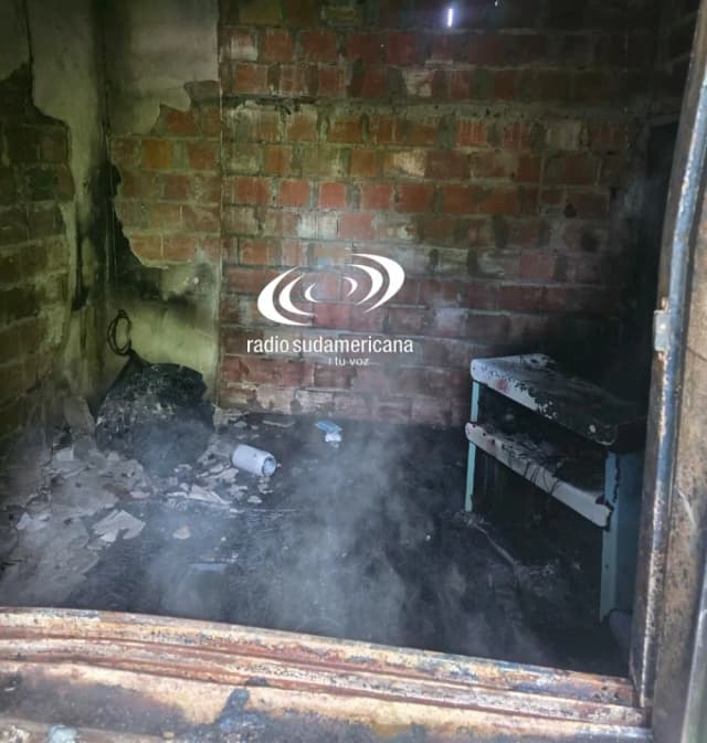 Un aire acondicionado provocó un principio de incendio en una casa