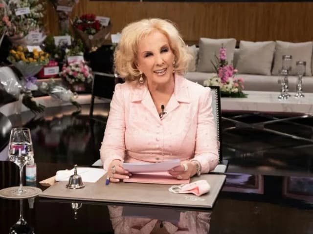 Mirtha Legrand mejora y fue trasladada a una habitación común