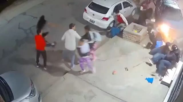 Video: hombre de 80 años perdió el control y atropelló a 13 personas