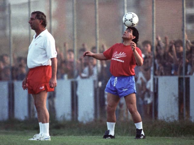 Video: se publicó el tráiler del documental sobre el paso de Bilardo por el Sevilla