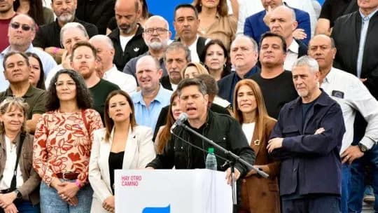 En política los enanos crecen